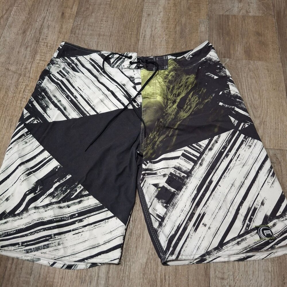 Aaron Chang Black White Green Abstract Board Shorts Artistic Surf Swim Men SZ 34